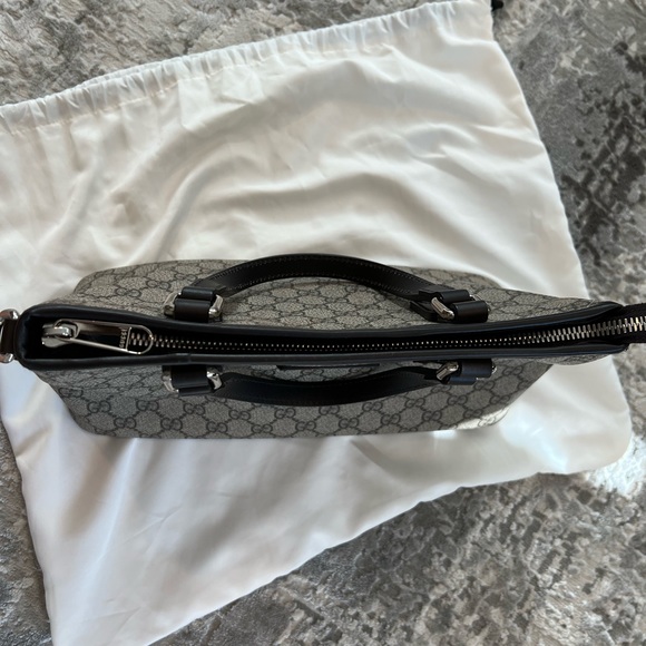 Authentic Gucci GG Supreme Canvas Handbag Brown - Picture 6 of 16